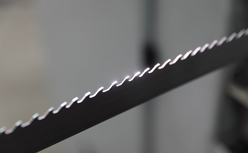 云阳双金属带锯条产生切削噪音的原因具体有哪些？